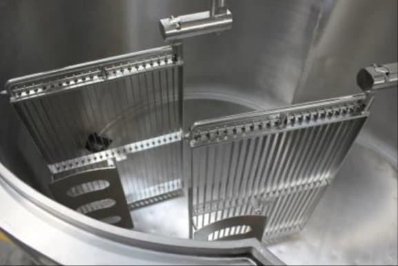 Double O Vat — cutting and agitation system